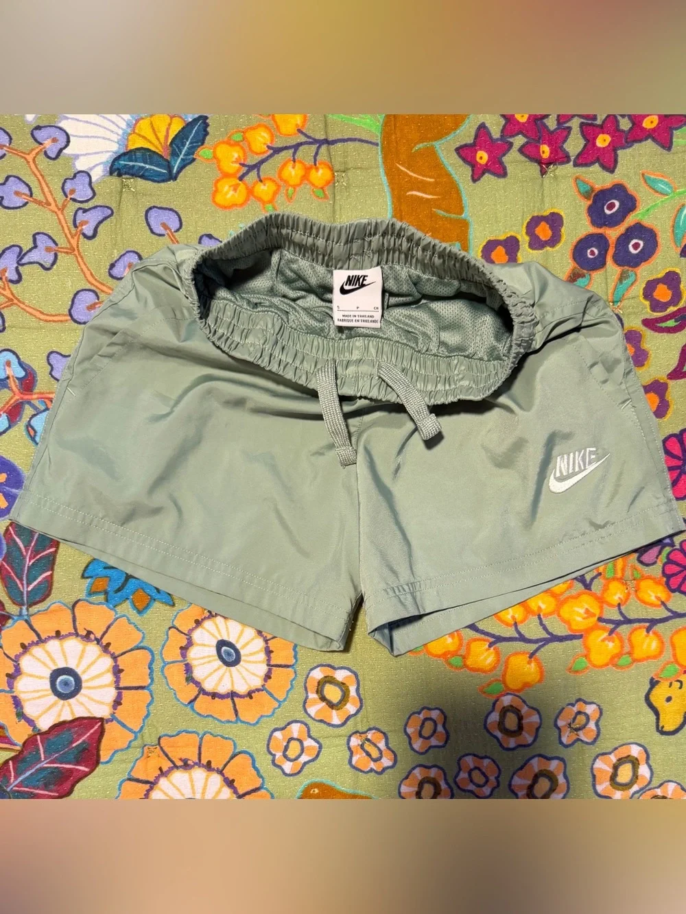 Nike Boys Size Small Light Sage Green Athletic Shorts